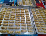 Foto langkah ke 4 dari resep Kastangel keju renyah banget...kres kres.
