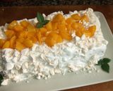 Foto del paso 5 de la receta Postre chajá de Paysandú, bizcocho  con merengues, dulce de leche y melocotones
