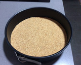 Foto del paso 1 de la receta: Tarta de 3 chocolates con base de galleta