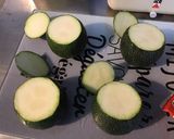 Une image de l'étape 1 de Courgettes rondes farcies jambon fromage au bouillon de courge.