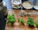 A picture of step 1 of Thai green rice.