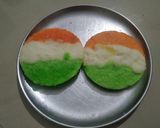 A picture of step 5 of Tricolor Plate Idli.