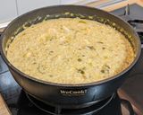 Foto del paso 5 de la receta: Arroz cremoso integral con langostinos y puerros al camembert