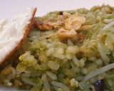 Foto langkah ke 4 dari resep Nasi goreng hijau sirataki jambal kecombrang #keto #debm.