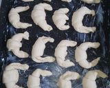 Foto del paso 9 de la receta: Medialunas 🥐❤️