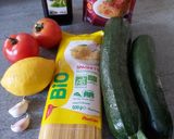 Une image de l'étape 1 de Spaghettis 🍝 de courgette et tomate🍅.