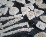 Foto del paso 2 de la receta: Grisines y galletitas de sésamo y lino, súper fácil