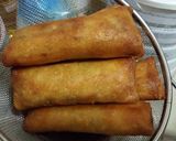 A picture of step 3 of Fried Spring Rolls.