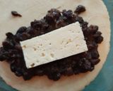 Foto del paso 3 de la receta: Empanadas de frijol y queso Costarricenses