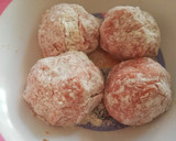 Foto del paso 1 de la receta: Albóndigas de cerdo caseras extra tiernas en amarillo