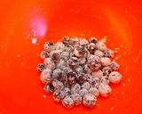 Gluténmentes áfonyás muffin recept fázis 2 fotója