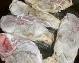 Foto del paso 1 de la receta: Chuletas de cerdo al disco