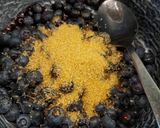 Áfonyás és mangós- kókuszos fehércsokis golyó recept fázis 3 fotója