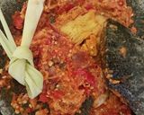 Foto langkah ke 3 dari resep Mangut Lele Kemangi Pedas.