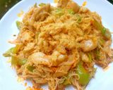 รูปขั้นตอนการทำที่ 2 ของ ขนมจีนผัดไก่น้ำพริกเผาหมูหยอง