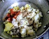 A picture of step 4 of Stuffed potato bread roll.