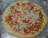 Foto langkah ke 6 dari resep Pizza simpel homemade.