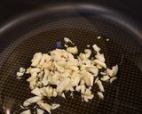 Gombás édeskömény ragu tésztával, tilápia filével recept fázis 2 fotója