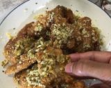 Foto langkah ke 5 dari resep Chicken Wings Garlic Parmesan.