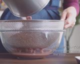 A picture of step 7 of ''ANKO / KOSHI-AN'' (Smooth and Sweet Red Bean Paste / Azuki Bean Paste).