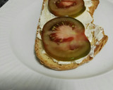 Foto del paso 4 de la receta: Tosta de tortilla con queso