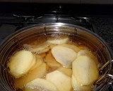 Foto del paso 2 de la receta: Tortilla de patatas con cebolla