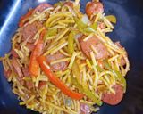 Paprikás, szójaszószos spagetti lecsókolbásszal 🍝 recept fázis 6 fotója