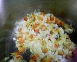 Foto del paso 1 de la receta: Sopa de marisco y pollo