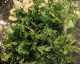 A picture of step 2 of Carrot leaves sabzi.