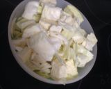 Foto del paso 1 de la receta: Repollo cocido en vaporera en el microondas