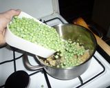 Gyömbéres-bazsalikomos zöldborsófőzelék  (liszt nélkül) recept fázis 5 fotója