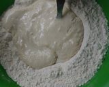 Foto del paso 2 de la receta: Medialunas saladas con falso hojaldre sin huevo sin manteca