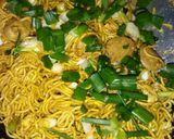 Foto langkah ke 4 dari resep Mie goreng baso.