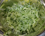 Foto del paso 1 de la receta: Patatas fritas con salsa de pepino