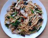 รูปขั้นตอนการทำที่ 5 ของ สปาเกตตีผัดพริกแห้งกระเทียมใส่ผักปวยเล้ง (Spinach Peperoncino)