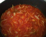 Foto del paso 3 de la receta: Merluza con salsa de langostinos mejillones y almejas