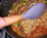 Foto langkah ke 5 dari resep Mie Sarden Bakso.