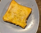 Foto langkah ke 9 dari resep Makanan AnakRoti Telur Goreng Isi Salmon.