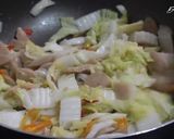 Foto langkah ke 3 dari resep Tumis Sawi Putih Bakso.