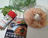 Foto langkah ke 1 dari resep Thai Chicken Lemon Basil Fry.