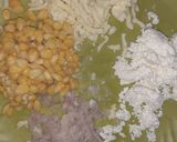 A picture of step 3 of Cheese corn roll.