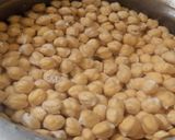 A picture of step 1 of Kathiawari cholay.