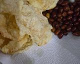 Foto langkah ke 3 dari resep Bubur Nasi Sisa dengan Kuah Soto Kuning.