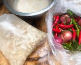 รูปขั้นตอนการทำที่ 1 ของ แกงเห็ดเผาะไข่มดแดง
