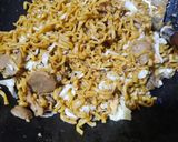 Foto langkah ke 5 dari resep Mie Goreng Special 💜BuNda.