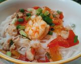 Hình bước làm 2 của món Bún tôm nõn trộn cà chua