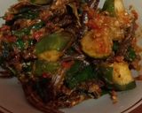 Foto langkah ke 6 dari resep Oseng Teri tawar terong bulat daun Melinjo pedas.