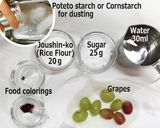 A picture of step 1 of Uiro Wagashi with Grapes.