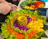 Foto langkah ke 4 dari resep Veggie & Tropical Fruit Salad.