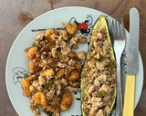 Foto del paso 5 de la receta: Calabacín relleno con guarnición 🥒🥗